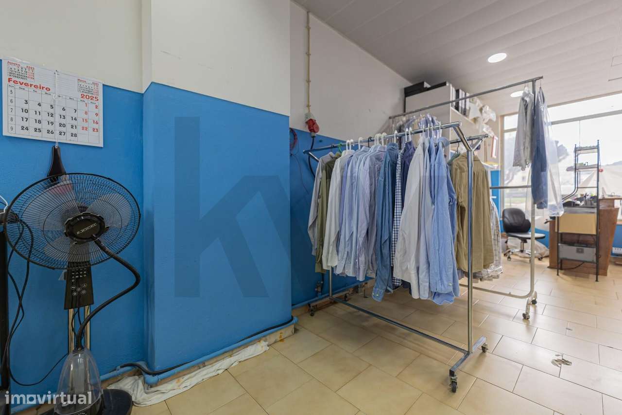 Trespasse de lavandaria totalmente equipada - Ouressa, Mem Martins-15