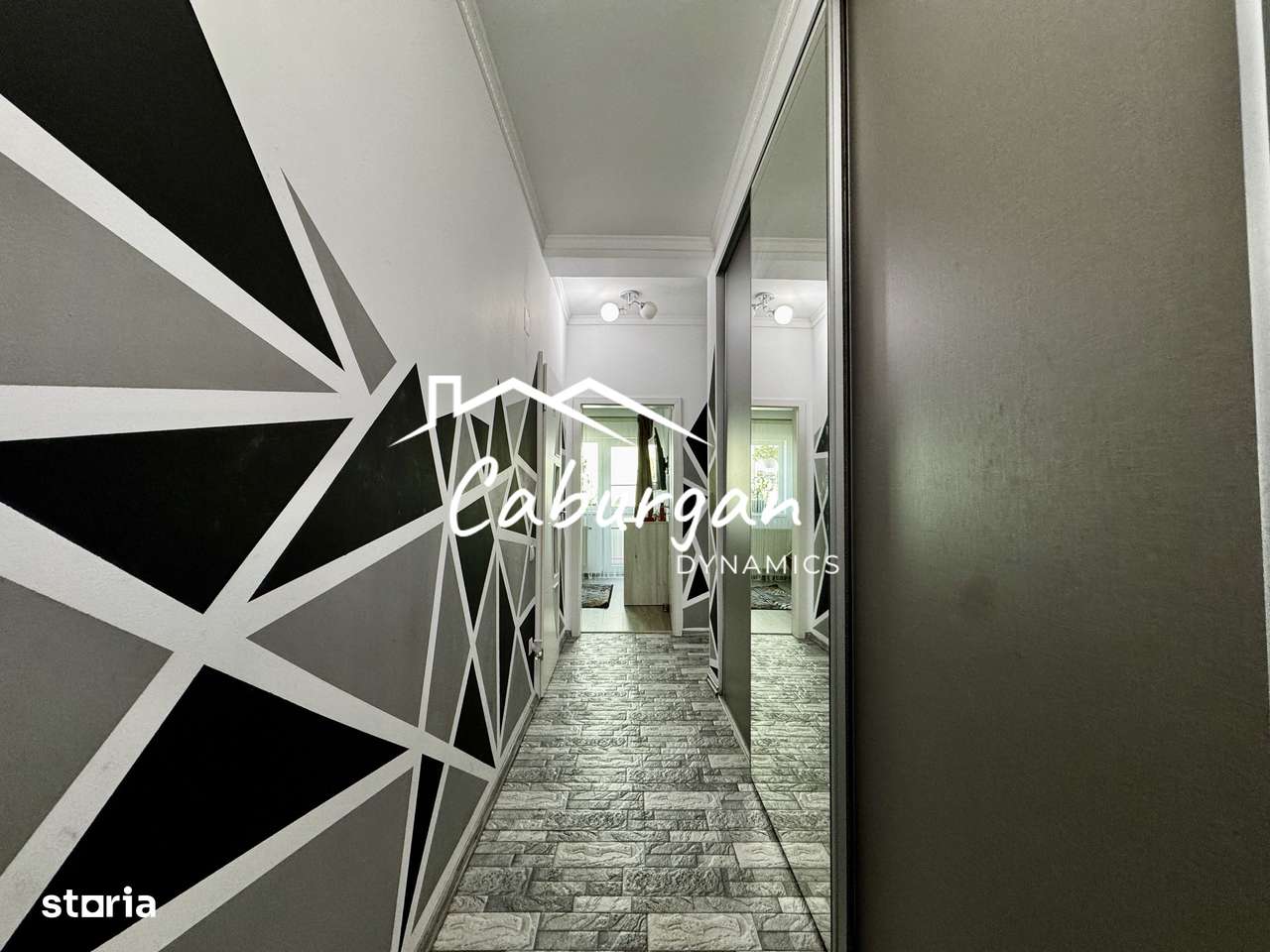 Apartament cu 3 camere, 70mp utili + balcon, loc de parcare privat - Imagine principală: 5/17