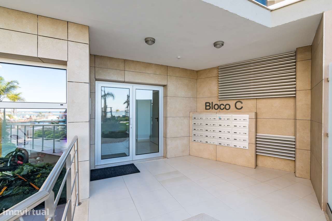 T4 Deslumbrante c/ Vista Tejo | One River Seixal-30