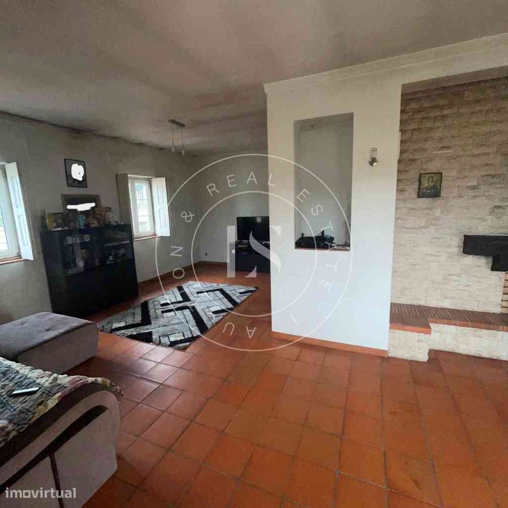 2 Apartamentos + Garagem com Logradouro | Vale de Cambra-24