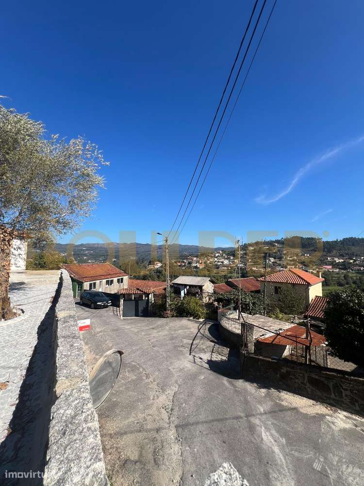 Moradia T2 em Sobradelo da Goma-25