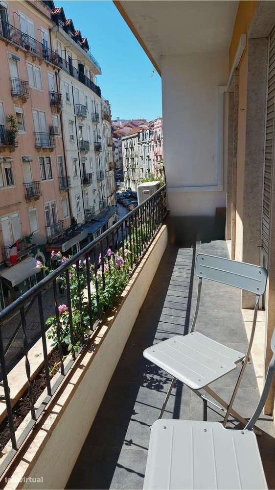 T1 luminoso em Arroios prédio com elevador-15