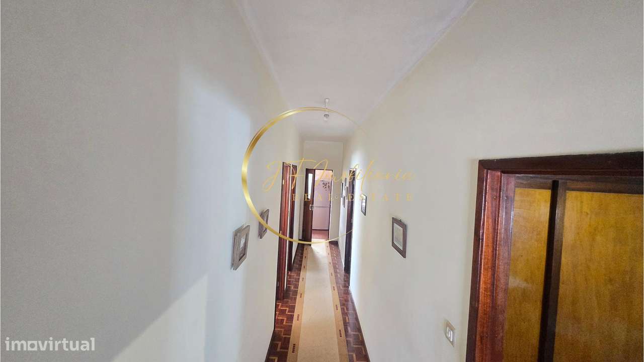 Moradia Geminada T4 com armazem-22