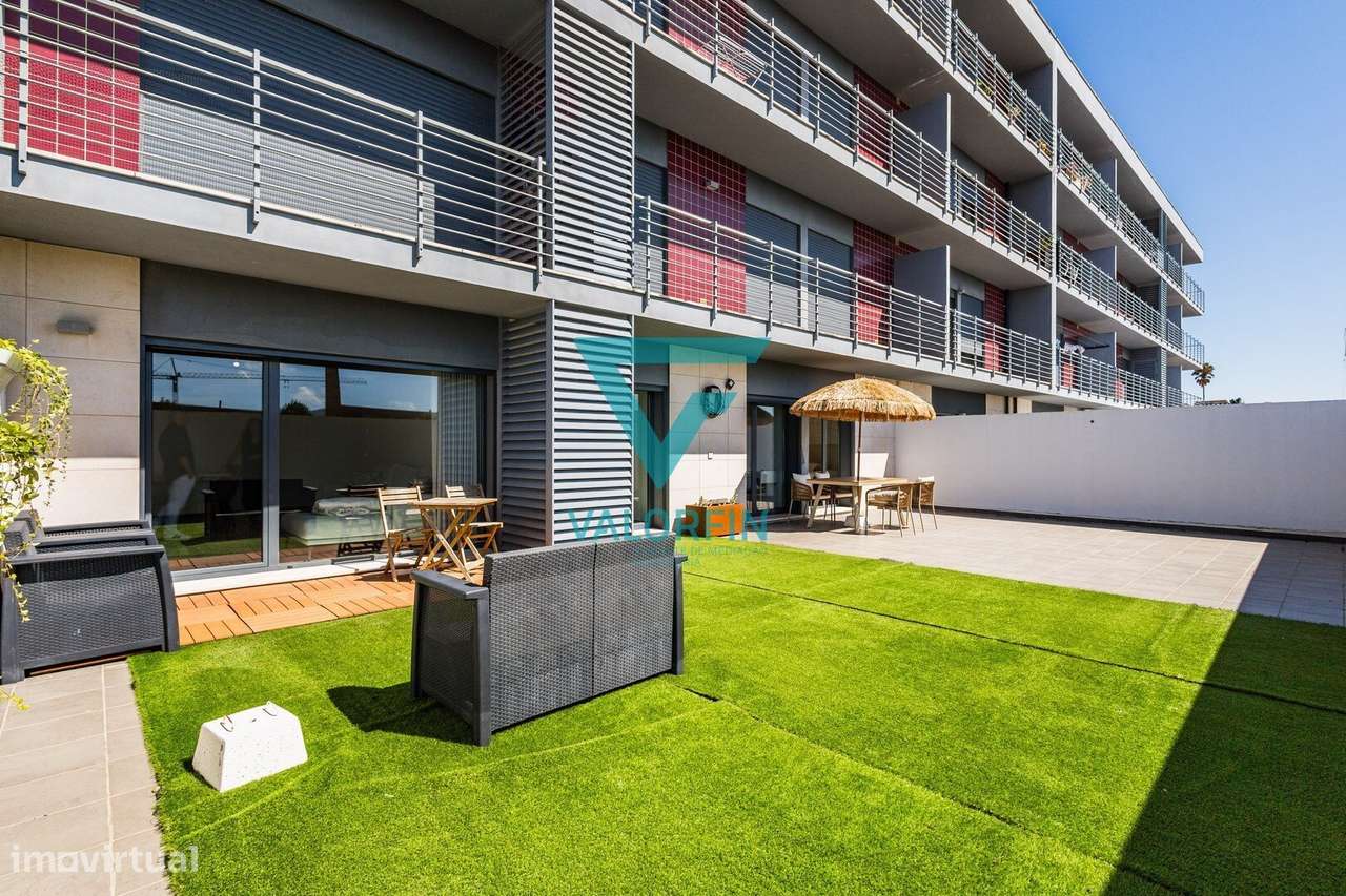 Apartamento T2 c/ Terraço de 95m2 + Garagem / Marinha Grande-9