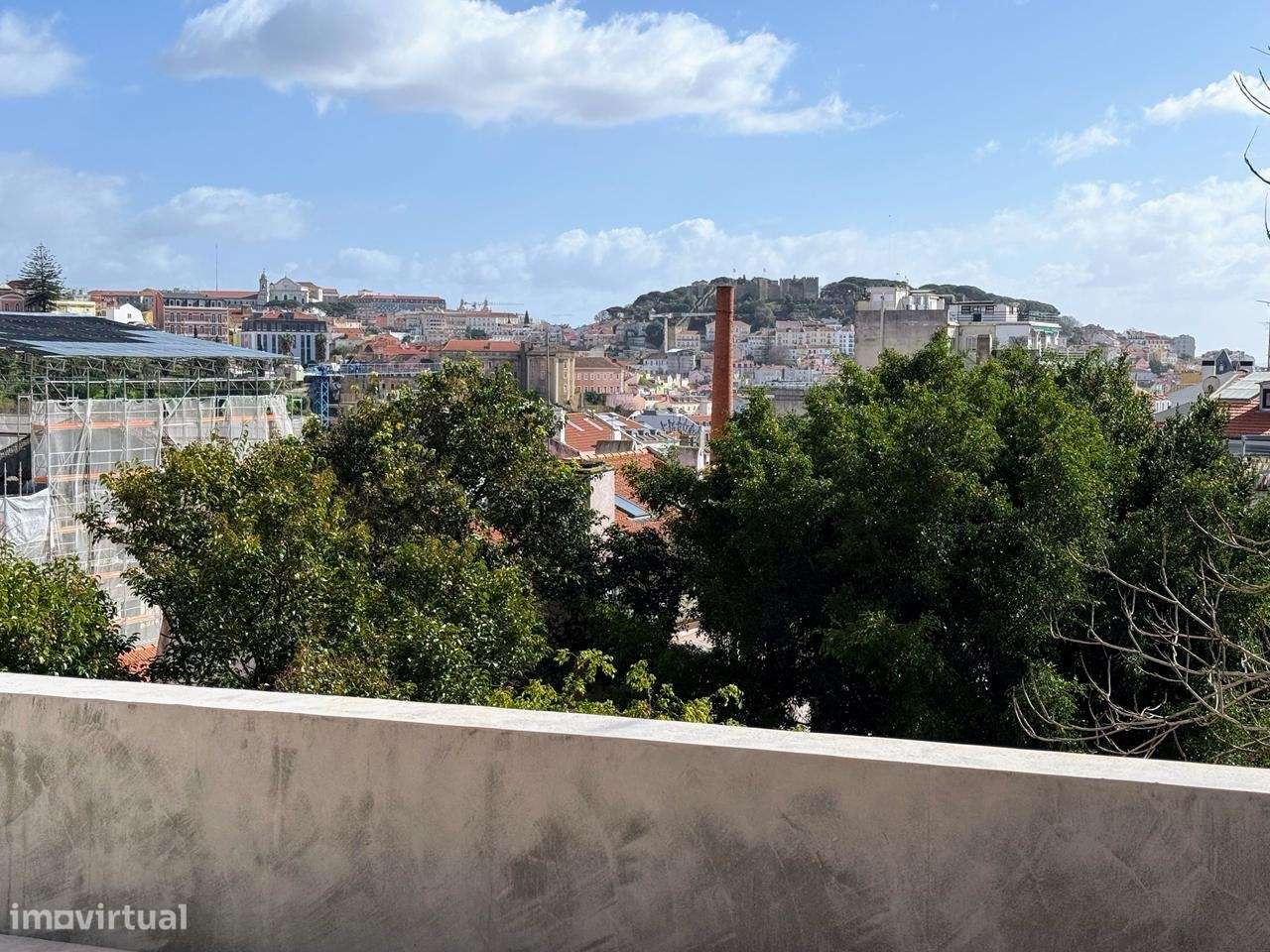 T2 Renovado com Varanda e Vista Castelo, Príncipe Real, Lisboa-3