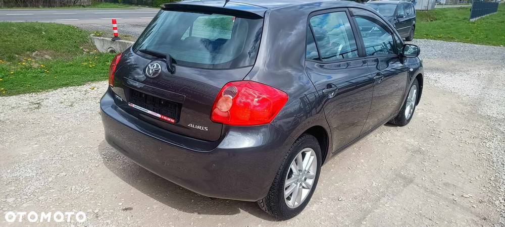 Toyota Auris 1.6 Life+ - 4