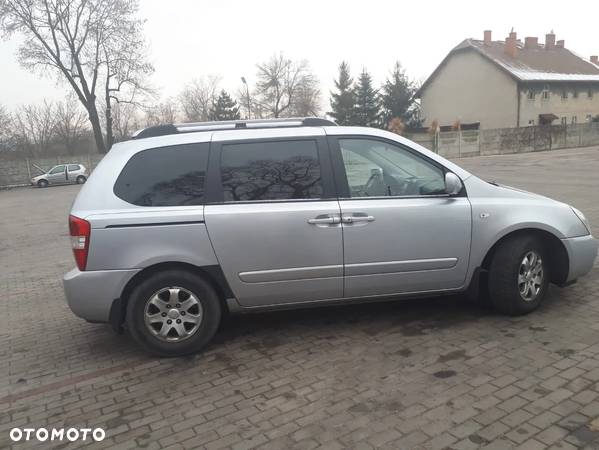 Kia Carnival 2.9 CRDi EX - 25