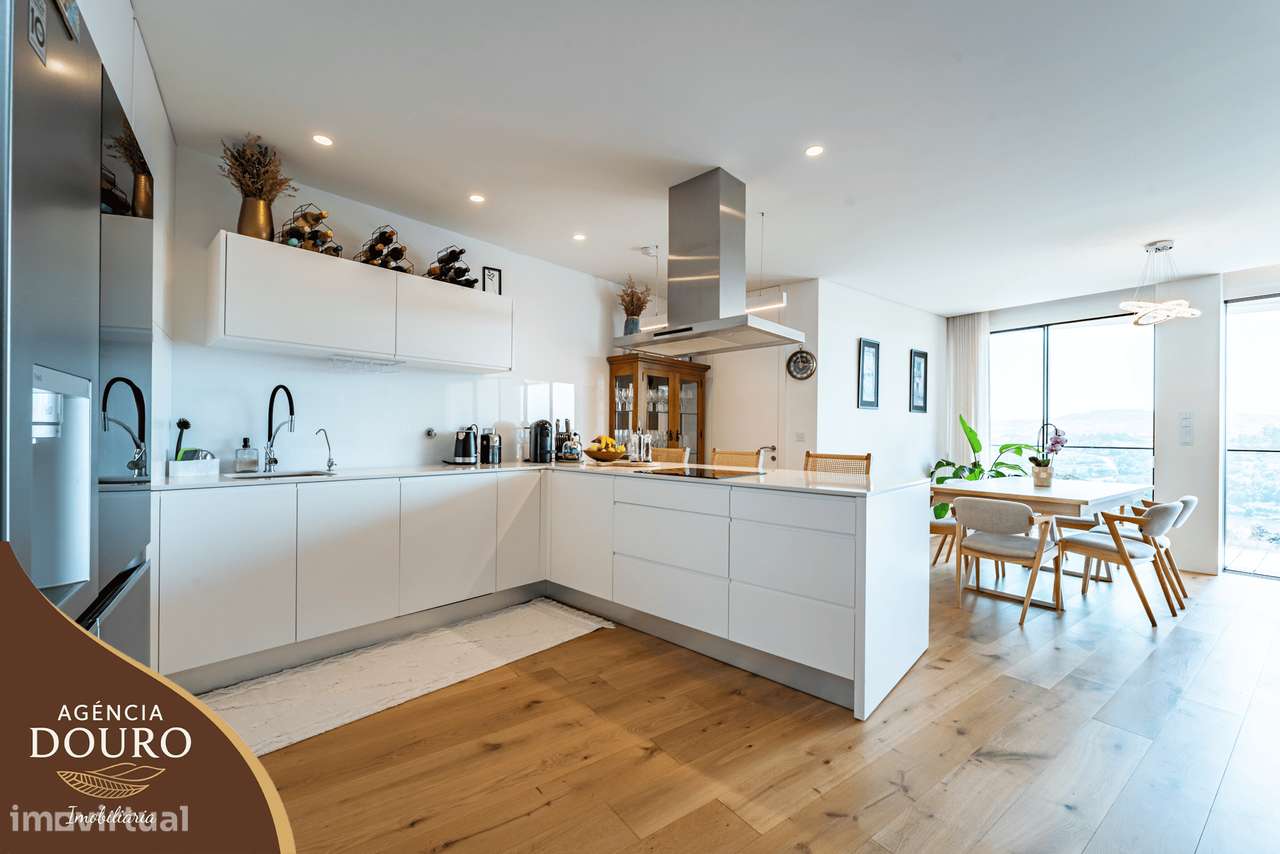 Apartamento T3 com varanda e terraço em Valbom, Porto-8