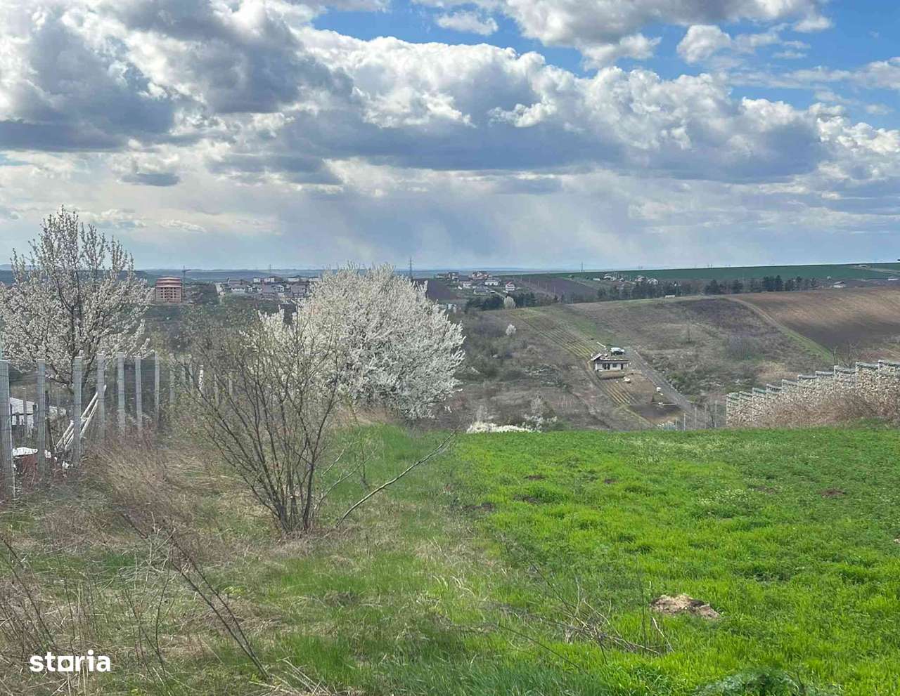 Teren intravilan 3271 mp Valea Lupului, Iași la asfalt str 1 Decembrie-4