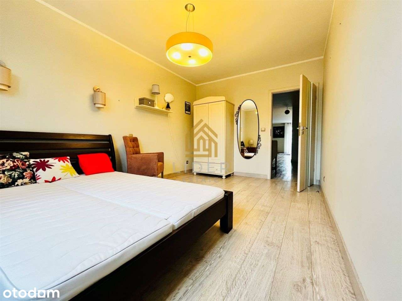 Komfortowe i przestronne mieszkanie w centrum - Pełny obrazek: 5/9