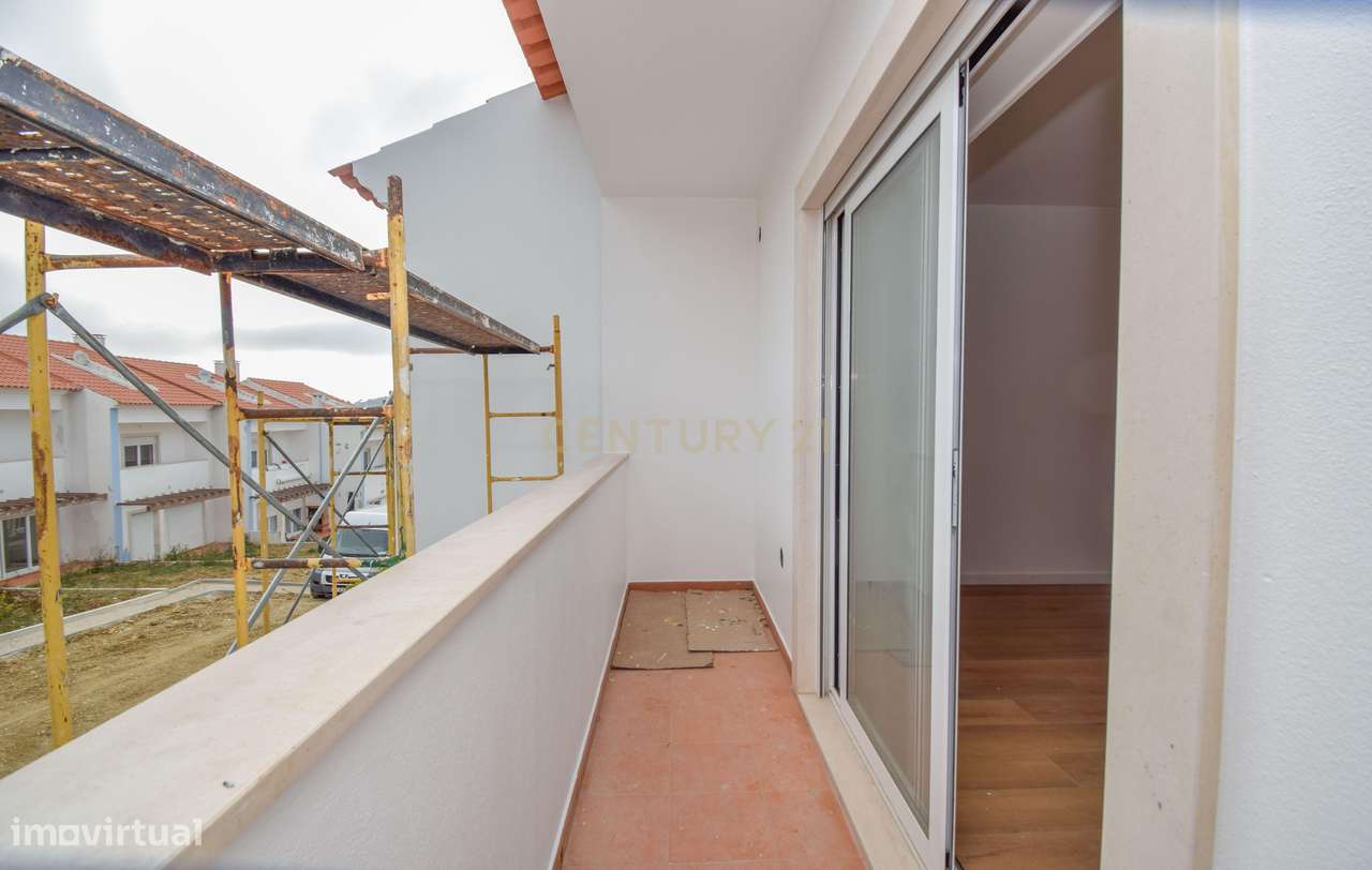 Moradias Condomínio fechado Belas Garden  T2+1 e T3+1-26