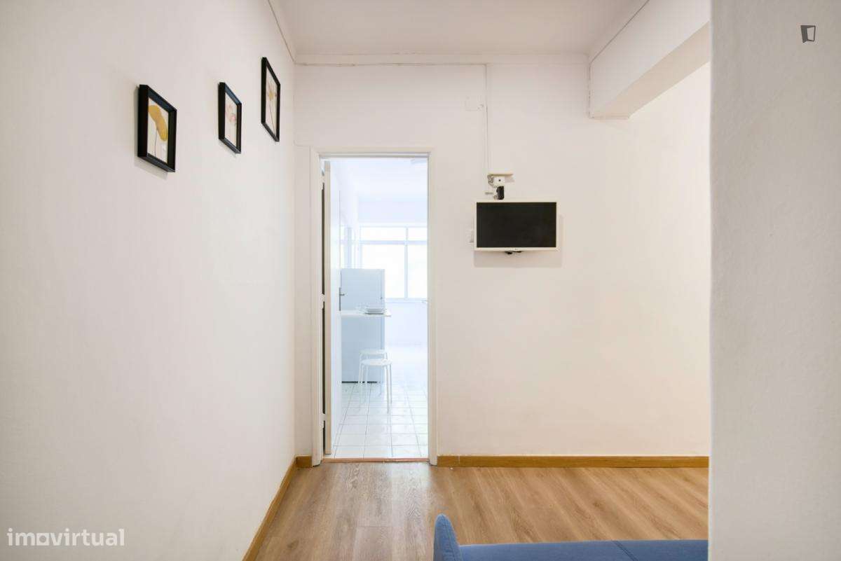Quarto - localizado em Benfica Lisbon - Grande imagem: 5/10