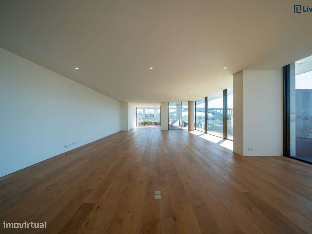 Espetacular T3 com 500m2 e vistas-5