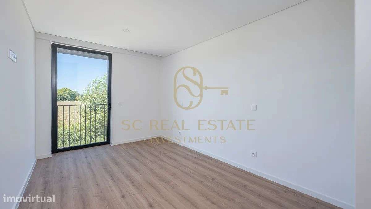 T2 Novo a estrear, 2 Suites, Varanda a Poente em São Mamede Infesta-15