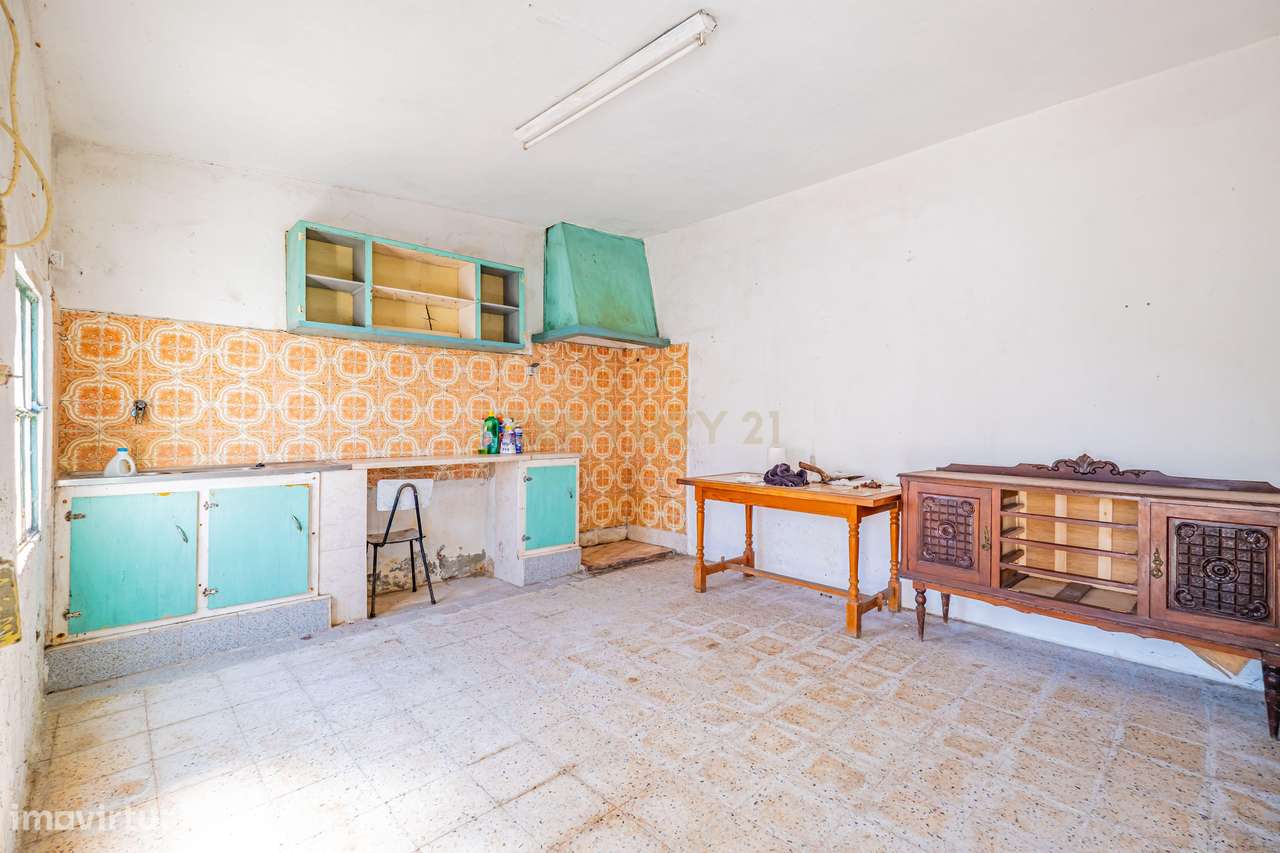 Moradia T3 com Quintal Amplo, Garagem e Anexo – Zona Tranquila da Moit-56