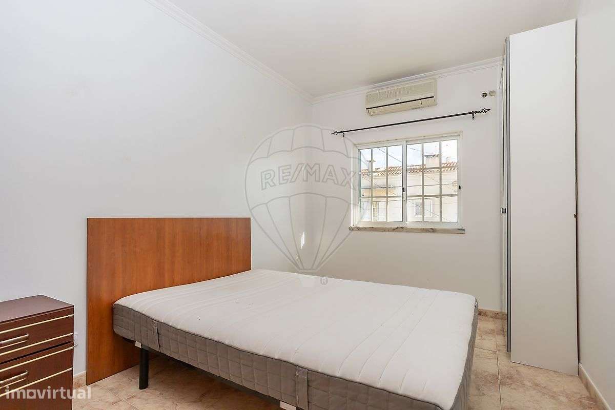 Moradia T3 com Quintal, Escritório e Churrasqueira – Quinta do Conde-32