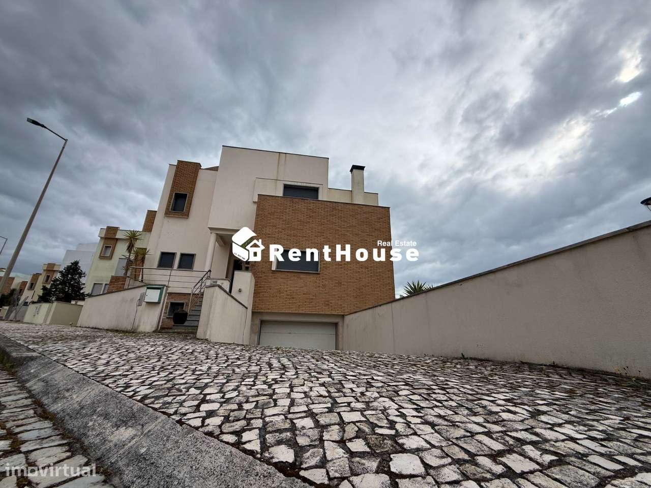 Moradia individual, para venda, Figueira da Foz - Buarcos-0