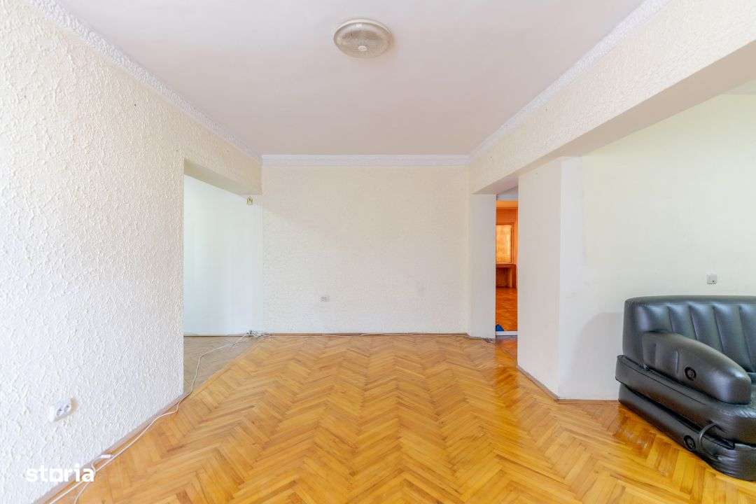 Apartament spatios, modernizat, 2 camere – Bd. Cosminului - Imagine principală: 4/19