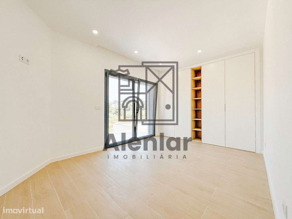 NOVA Moradia V4 a 800 metros da praia NOVA-46