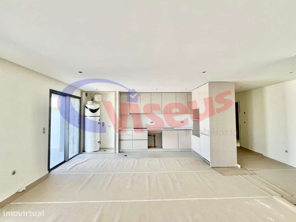 Apartamento T3 Penthouse Coimbrões-6