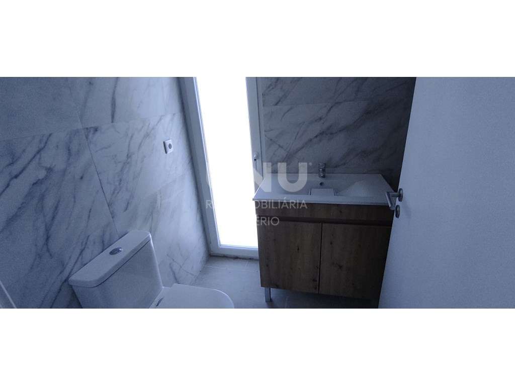 MORADIA PREMIUM TRIPLEX 5 ASSOALHADAS em Fernão Ferro 3 WC-12