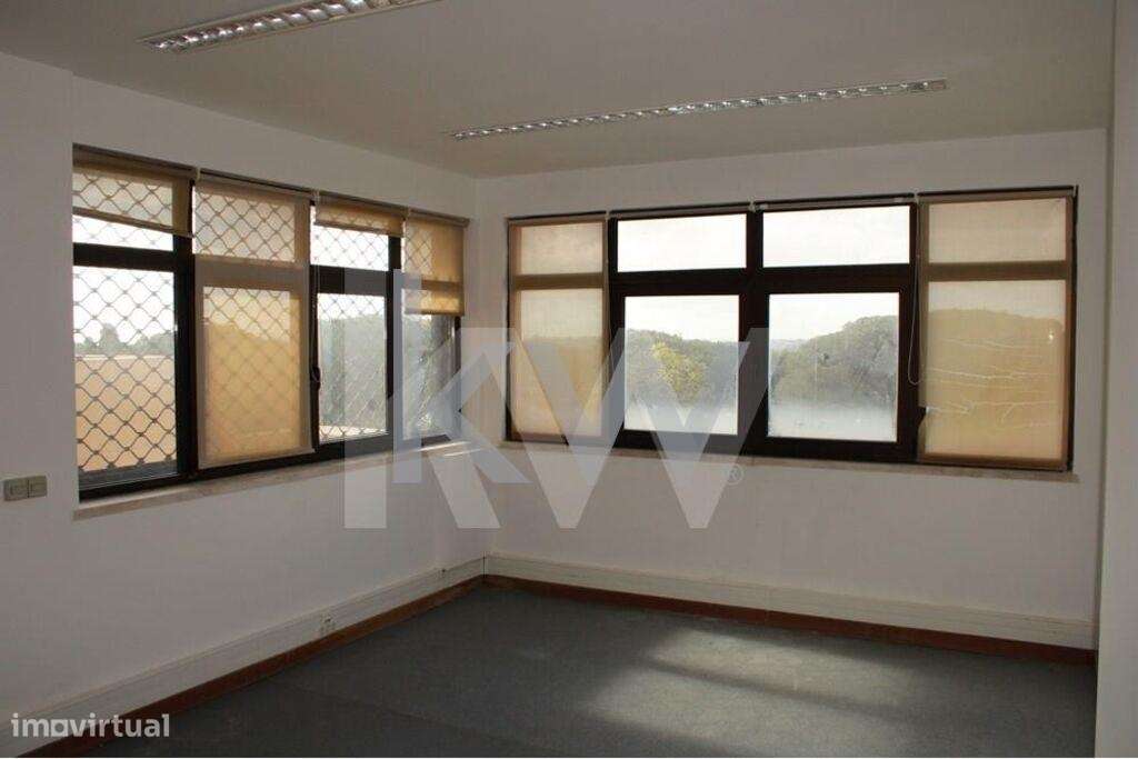 Escritório - 3 andares com 19 lugares estacionamento - Restelo - Lisbo - Grande imagem: 3/25