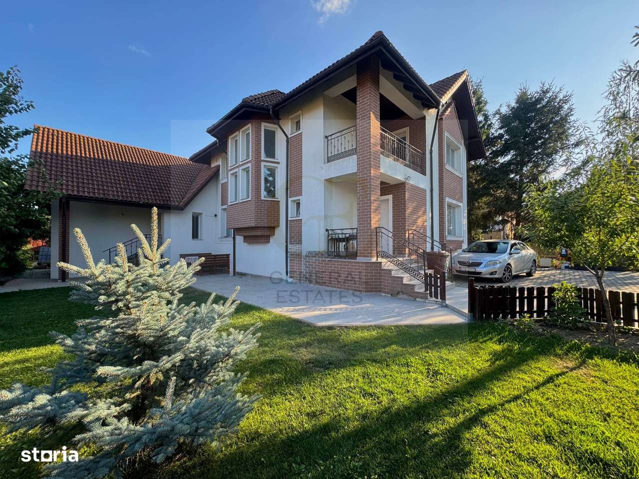 Vânzare Casă  D+P+E - 230 m.p. - Bucium - Imagine principală: 2/20