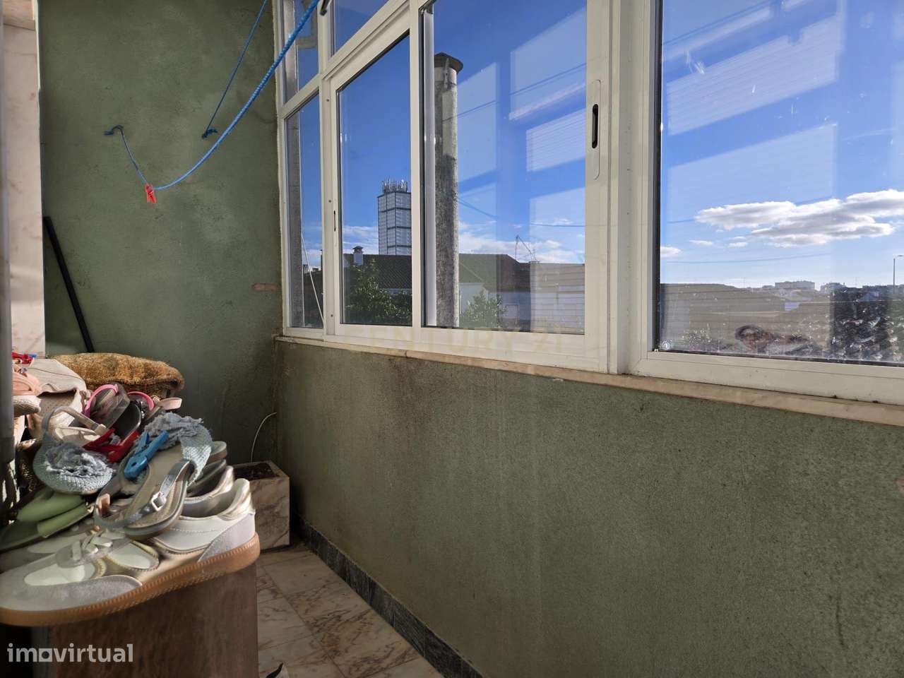 Moradia T4 pronta a habitar no centro de Alcains-16