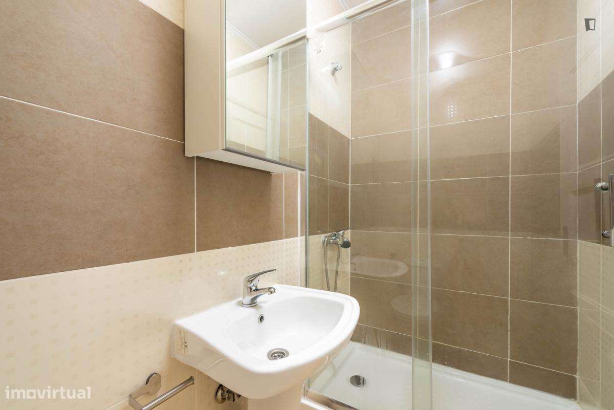 Quarto - localizado em Telheiras Lisbon - Grande imagem: 4/13