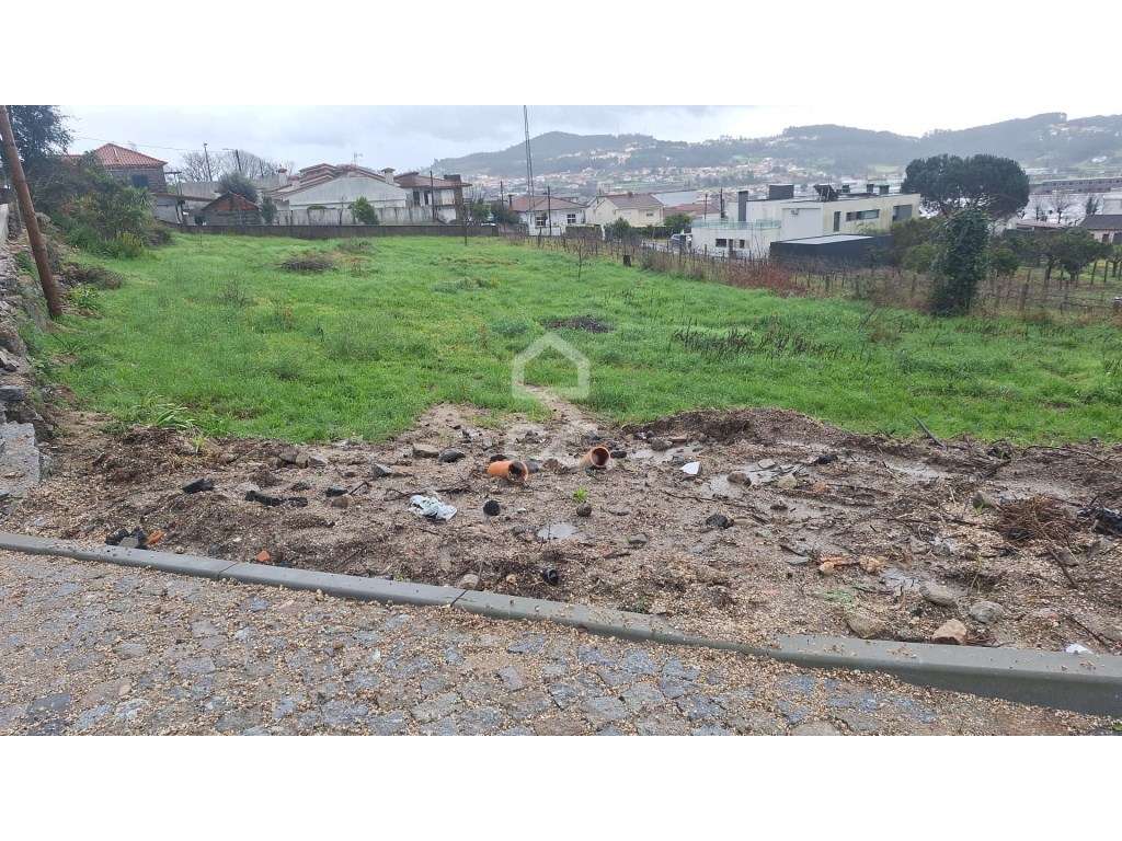 Terreno Urbanizável com 1.793m2 - Grande imagem: 4/9