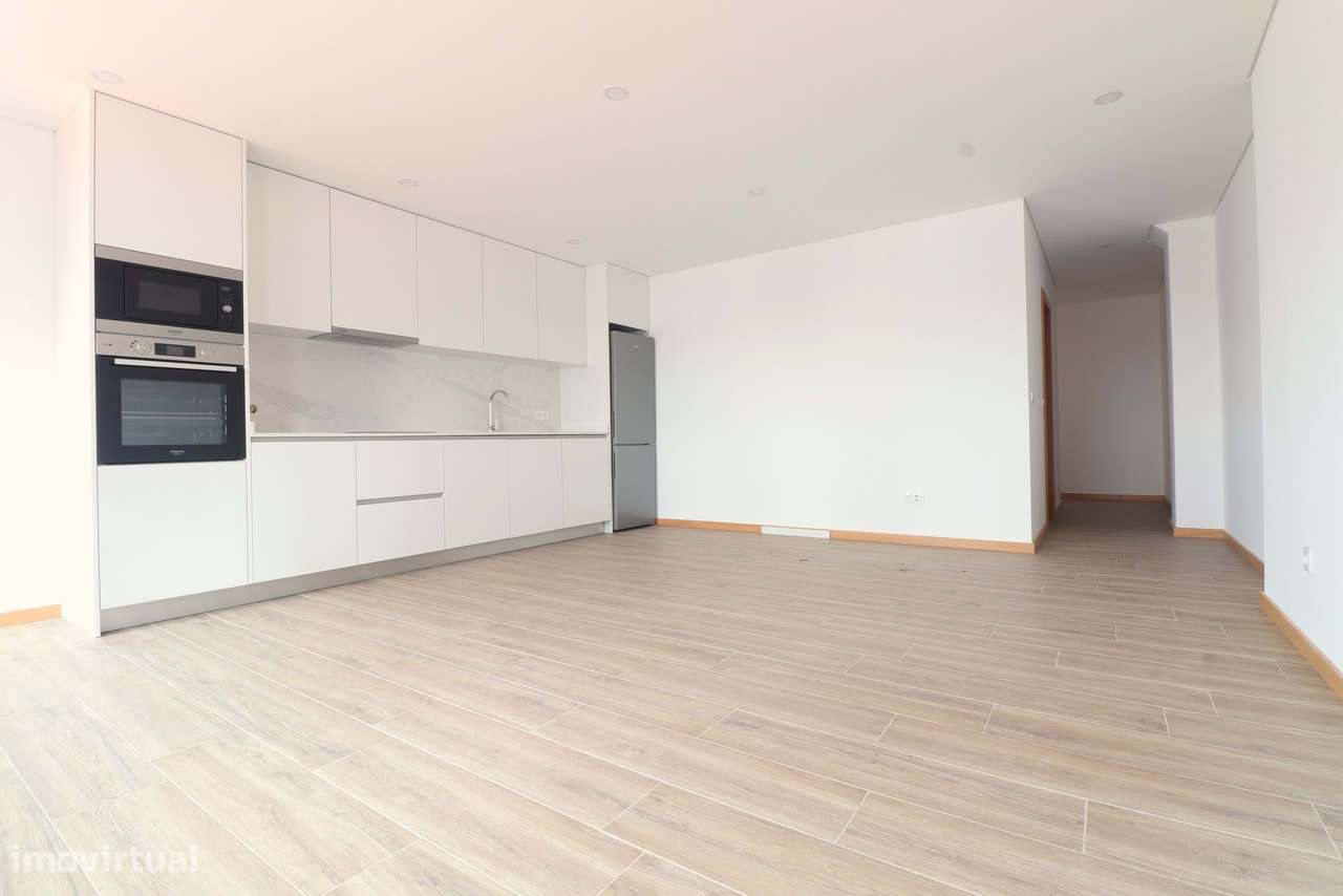 Apartamento T2 em Darque – Ideal para Famílias ou Investimento - Grande imagem: 3/25