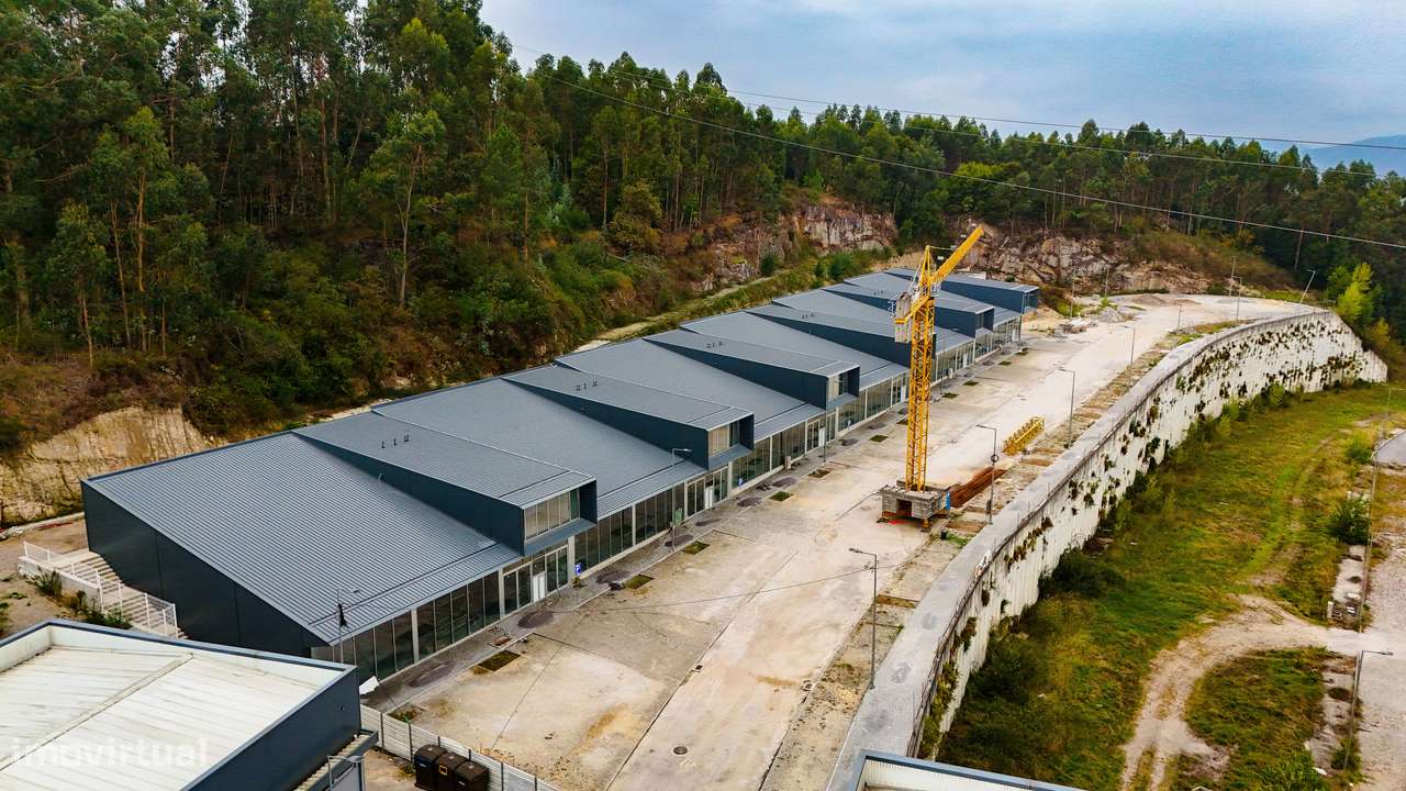 Armazéns/Lojas para arrendamento em Azurém - Grande imagem: 4/4