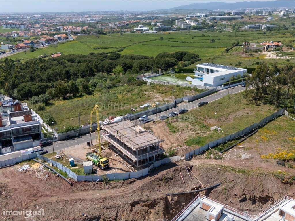 Moradia T5 com piscina e Campo de Padel em Barcarena, Oeiras-12