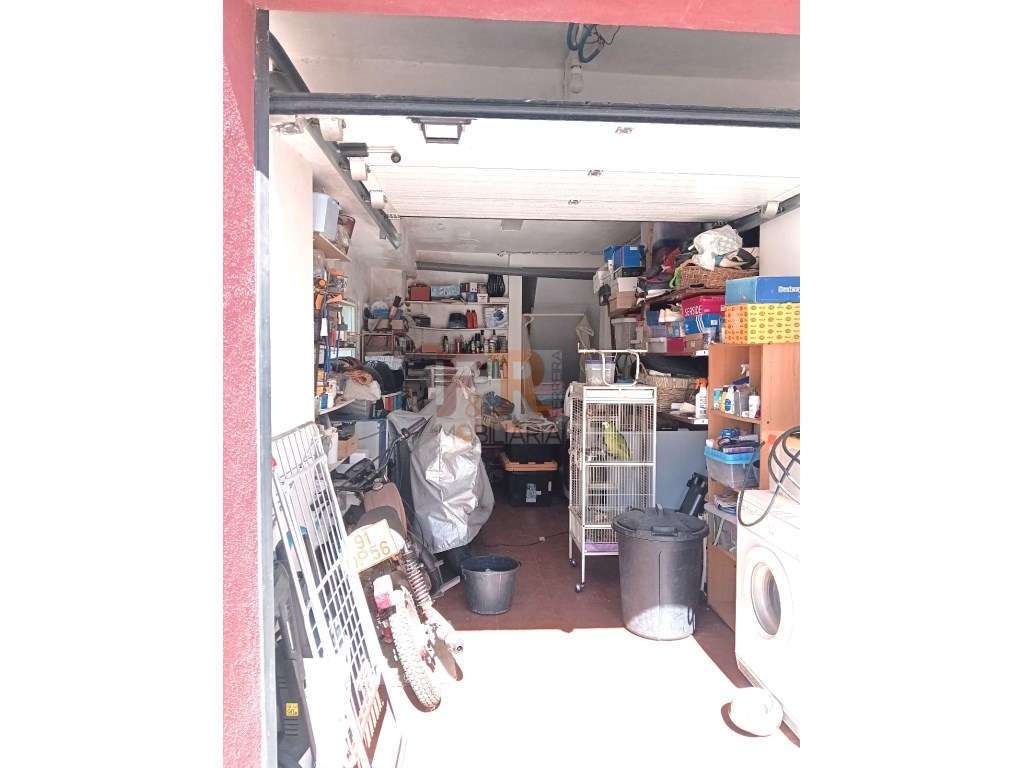 Moradia Isolada Duplex T6 Azeitão-40