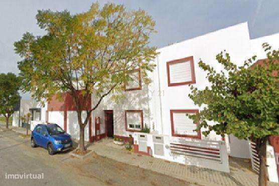 Magnifica T3 com Piscina no Corval-51