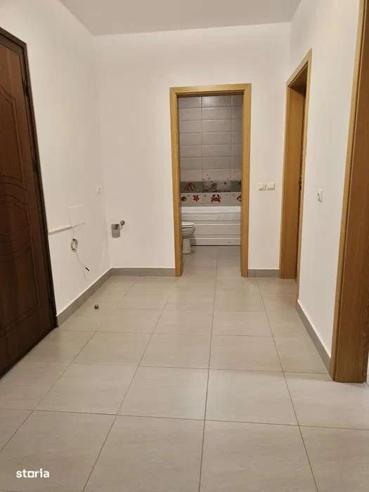 Apartament 2 Camere |  zona Tractorul | Parcare Inclusa-3