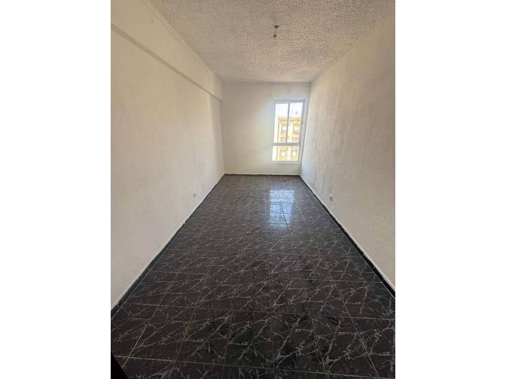 Apartamento T3 no Largo Alberto Mendes Fialho, 4 - Grande imagem: 5/8