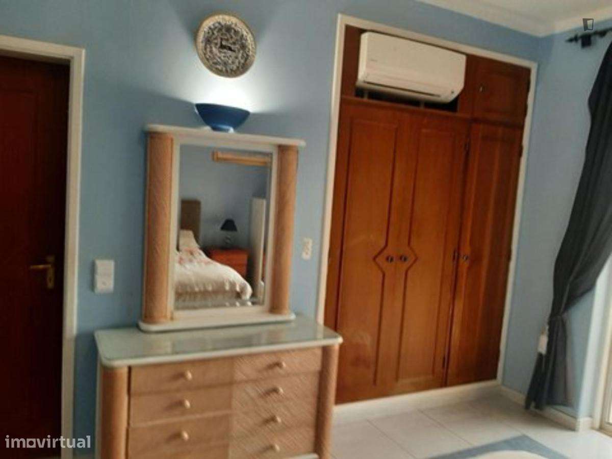 Quarto - localizado em Faro - Grande imagem: 2/18