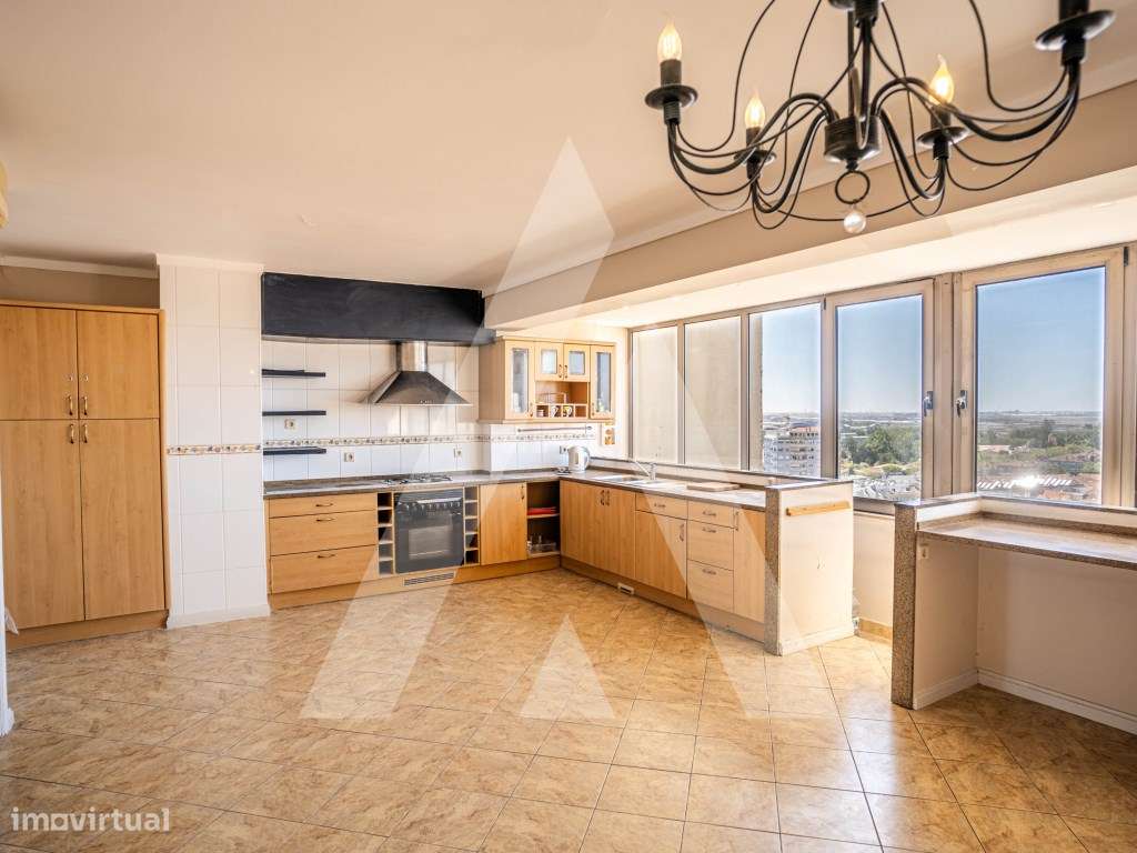 Apartamento T4 com Terraço de 90 m² no Centro de Aveiro-14