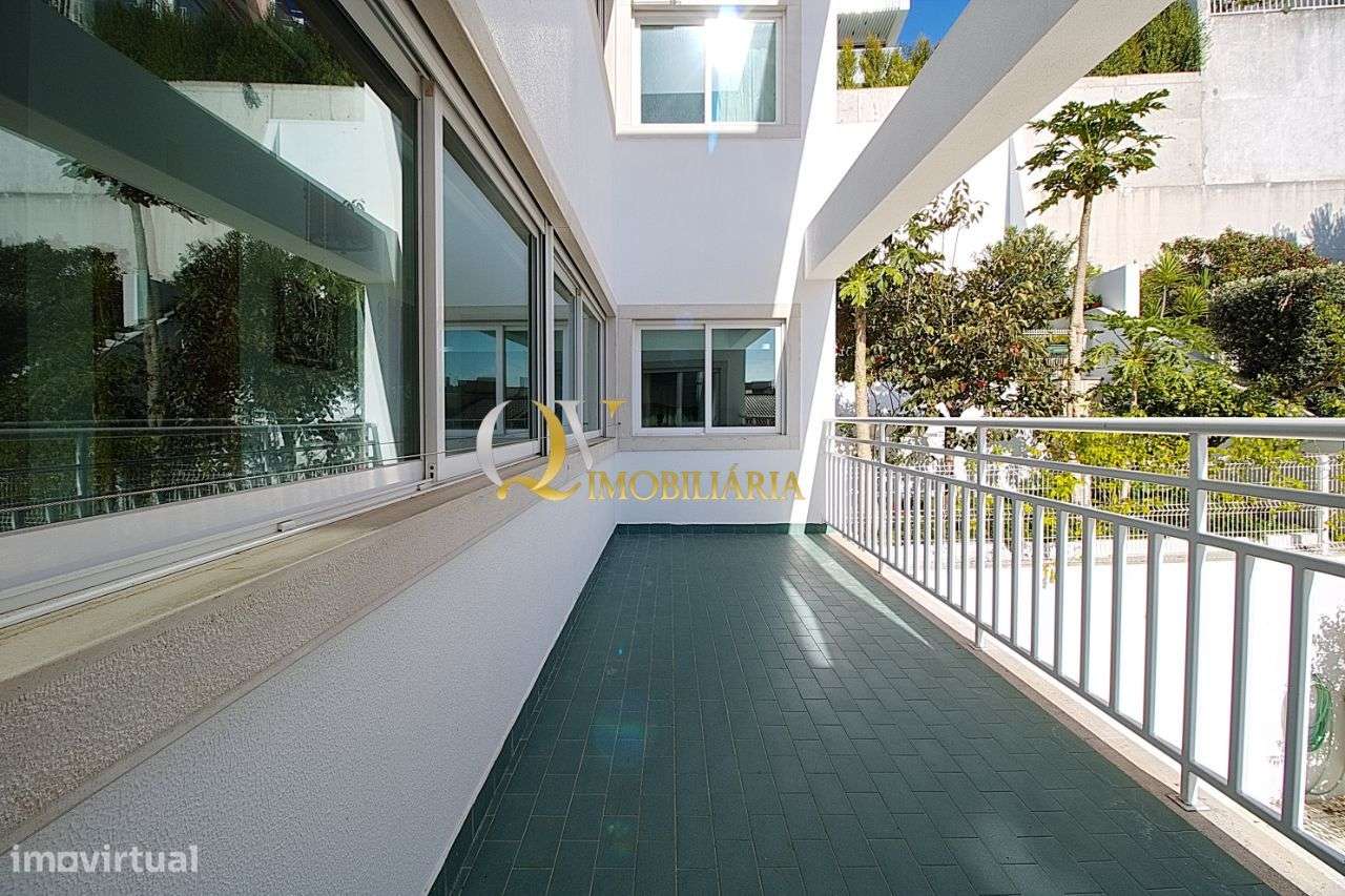 Excelente Moradia V4 para venda sita nos Jardins da Parede-17