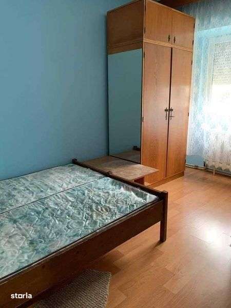 vand apartament 4 camere decomandat - Imagine principală: 4/8
