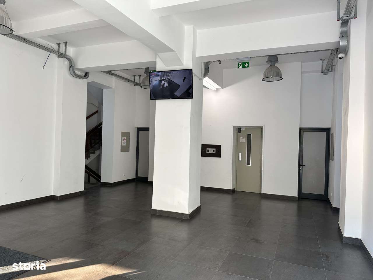 Spatii de birouri de la 300 mp - Imagine principală: 4/8