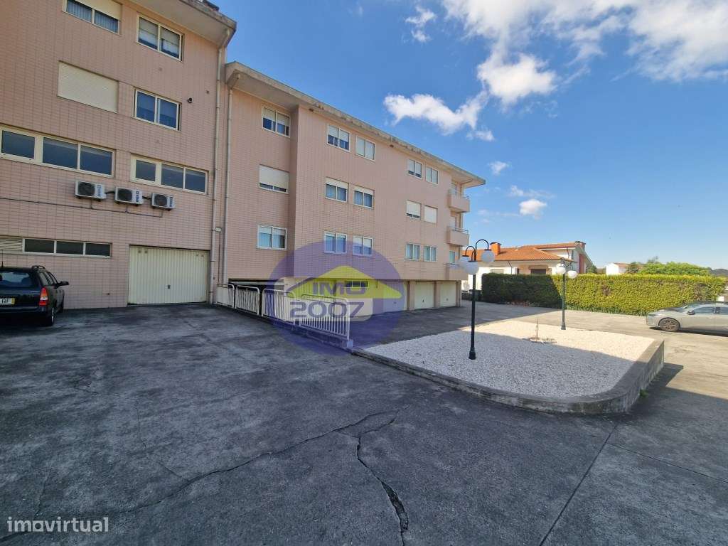 Apartamento T2 em Paços de Brandão-19