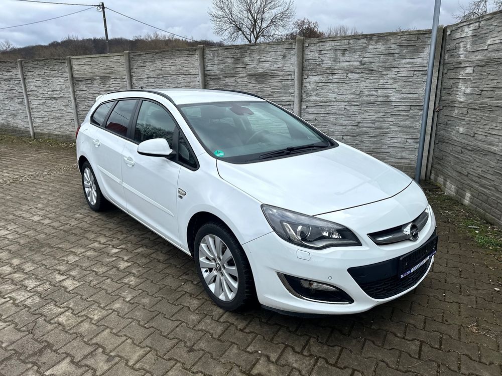 Opel Astra J 2012