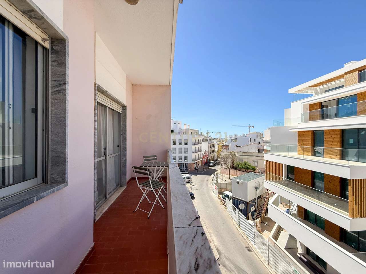 Apartamento T2 | Baixa | Varandas | Vista Desafogada | Faro-18