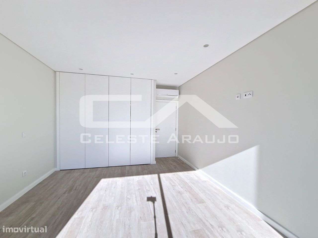 Moradia T3+1 Nova em Espinho-34