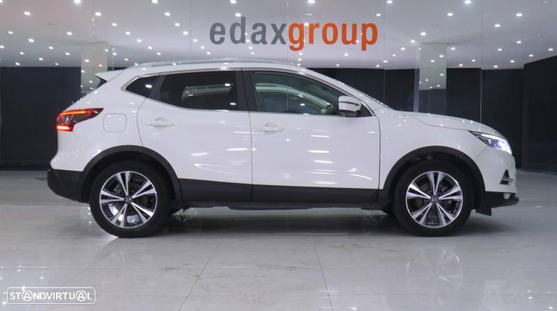 Nissan Qashqai 1.5 dCi N-Connecta - 2