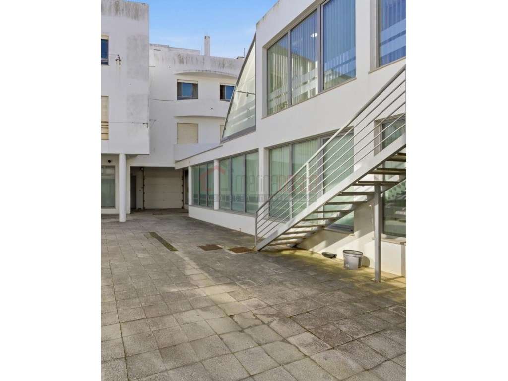 Prédio para Venda em Peniche - Grande imagem: 4/17