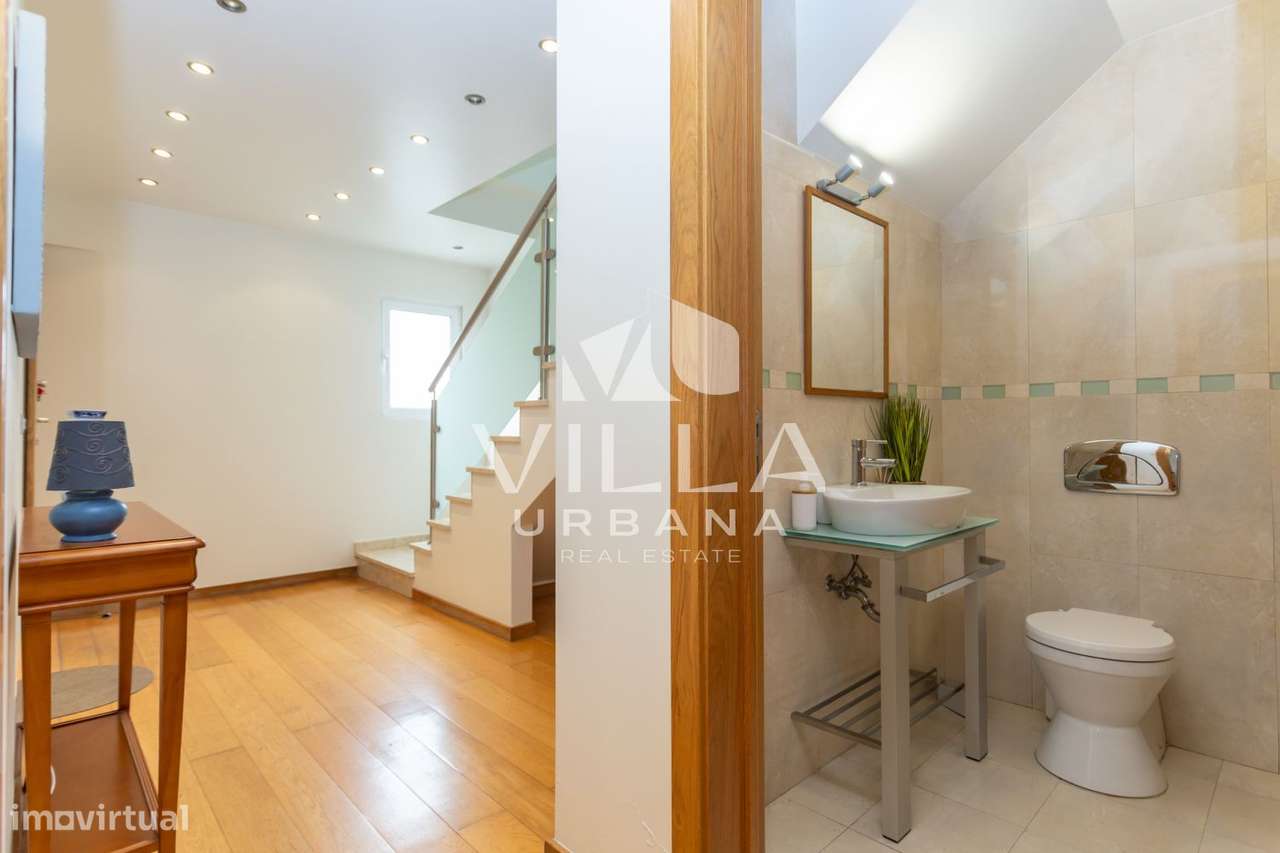 Moradia T3 +1 com Garagem localizada numa zona tranquila em Belverde-17