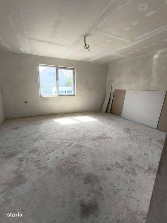Casa de vanzare 80 mp - 4 camere- teren 400mp -105 000 euro.-3
